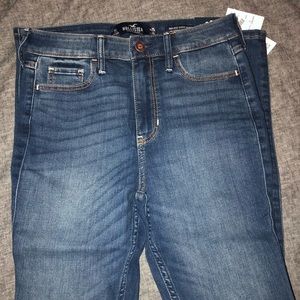 NWT Hollister high waisted skinnies!